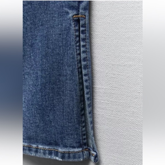 Zara FULL LENGTH RIPPED HIGH RISE TRF SLIM FIT JEANS - Picture 4 of 4